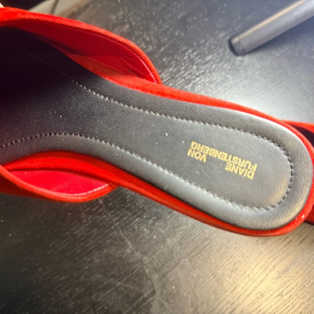 Diane Von Furstenberg Red and Pink Mules - Picture 4 of 9